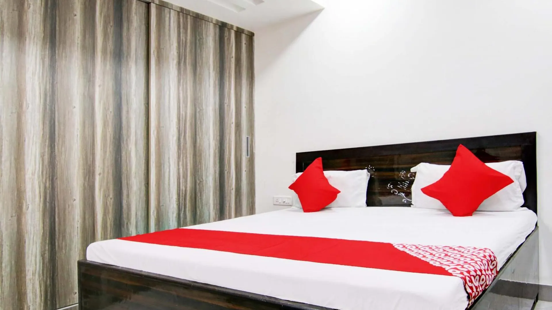 ***  Hotel O Royal Inn Delhi  India