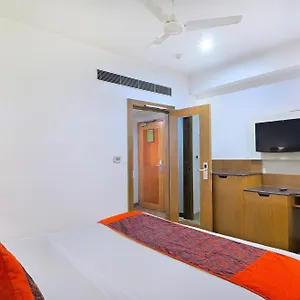 Hari Piorko Grand - 2 Min From New Railway Station ホテル